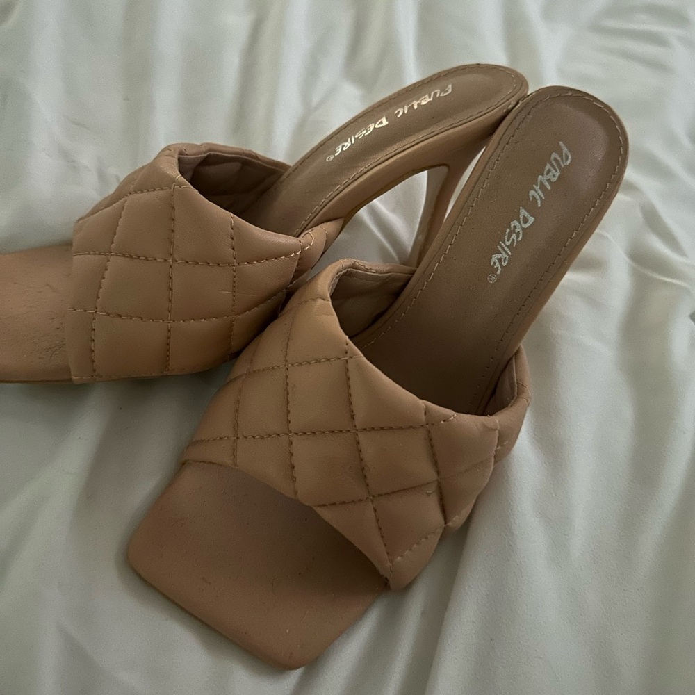 Public desire tan heels